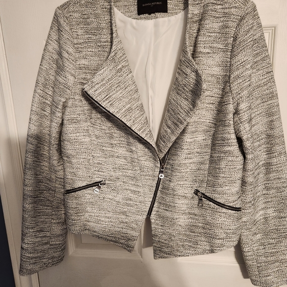 Jacket with Zippered Pockets - Picture 6 of 9